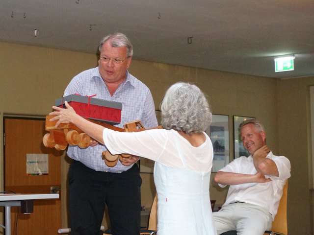 Bürgermeister Richard Hemetsberger wurden 500 Unterschriften überreicht.