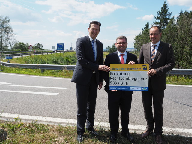 Gernot Brandtner (Geschäftsführer ASFINAG Bau Management GmbH), LR Ludwig Schleritzko und NÖ Straßenbaudirektor Rainer Irschik. | Foto: privat