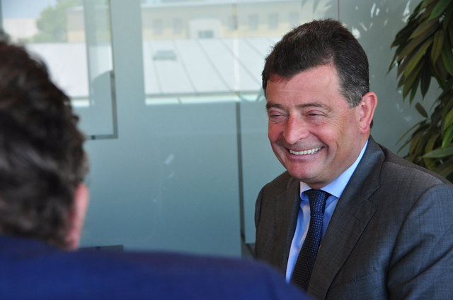 "Ich wohne mit meiner Familie in einem normalen modernen Haus", antwortet Stefan Ottrubay auf die Frage, ob er in einem Schloss wohnt. | Foto: Linda Osusky