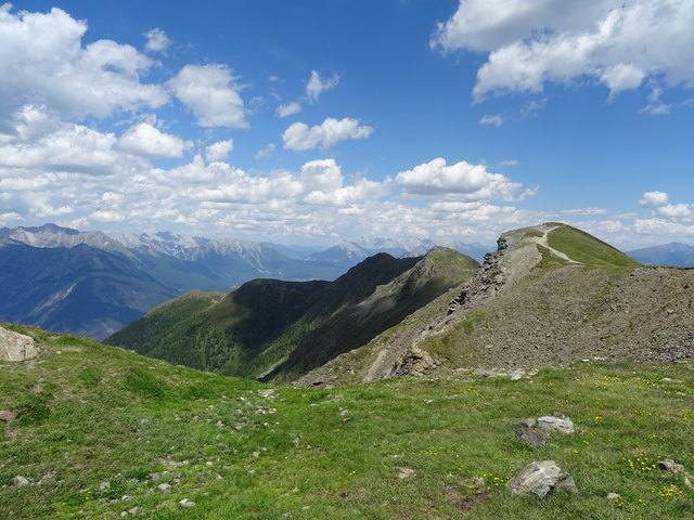 Blick vom Venetkamm Richtung Imst/Gurgltal.