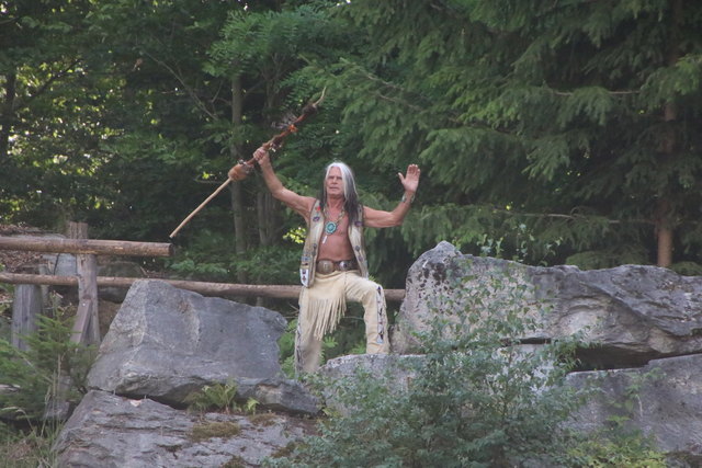 "Waterloo" spielt auch mit.