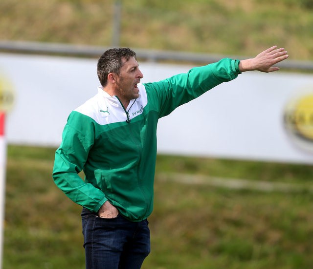 Rosegg-Trainer Stefan Pusterhofer positioniert seine fünf Neuzugänge. Fotos: Kuess/KK | Foto: Foto: Kuess/KK