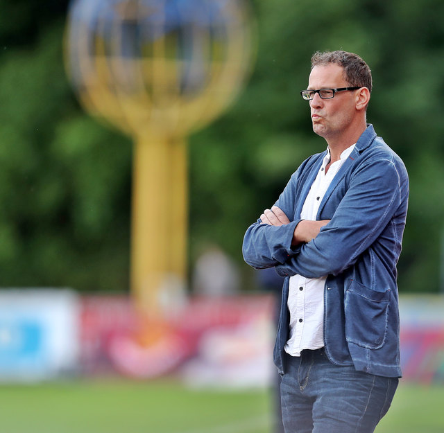 Elf Neue, vier Abgänge. Beim SC Kalsdorf ist Trainer Michael Zisser nach nur drei Wochen Vorbereitungszeit dabei, eine neue Mannschaft zu finden. Schon Freitag kommt Neusiedl zum ÖFB-Cupspiel.