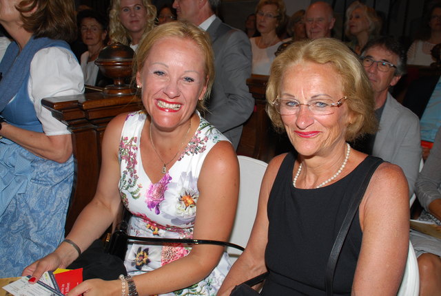 Andrea Egger mit ihrer Mutter Johanna