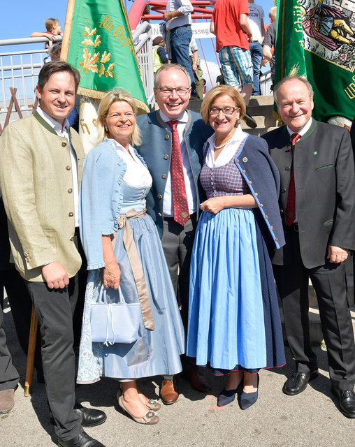 Feierten unsere Bauern: Johannes Schmuckenschlager, Klaudia Tanner, Stephan Pernkopf, Johanna Mikl-Leitner und Hermann Schultes.