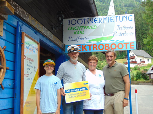 Michael Quehenberger mit Karl und Sonja Leichtfried sowie Anton Erber.