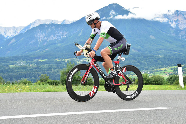 Nach 16 Monaten Vorbereitungszeit hat WOCHE-Geschäftsführer Jürgen Rothdeutsch den Ironman Austria in Klagenfurt gemeistert. | Foto: KK