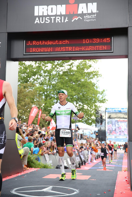 Große Erleichterung beim Zieleinlauf: "You are an Ironman!"