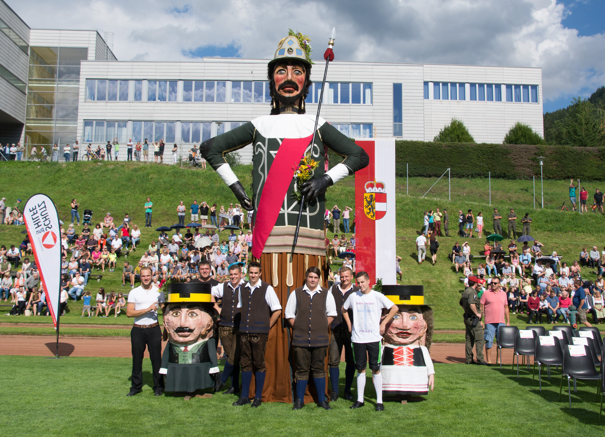 Samsonumzug mit großem Österreichischen Zapfenstreich Lungau