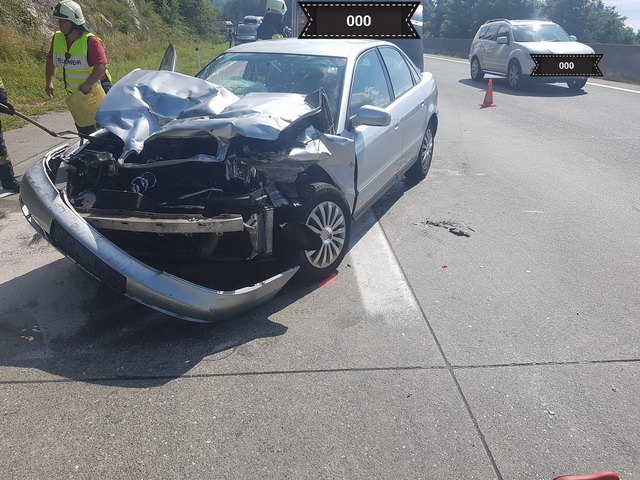 Der PKW nach dem Auffahrunfall | Foto: FF Krumpendorf