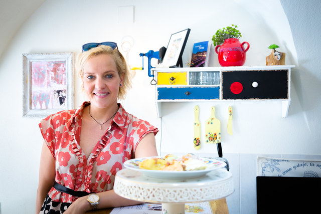 Urig trifft auf modern: Das "Pierogi" in der Neutorgasse ist heimelig eingerichtet, hier fühlen sich die Gäste genauso wohl wie Besitzerin Adrianna Dynkowska. | Foto: Jorj Konstantinov
