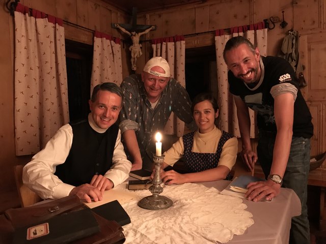 Drehpause: Lucas Zolgar, Hermann Weiskopf, Sophie Resch, Dr. Peter Mair (v.l.n.r.) | Foto: AVG-Filmproduktion