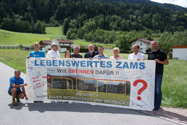 Die Bürgerinitiative "Lebenswertes Zams" macht gegen das geplante Wohnprojekt in der Unterengere mobil.