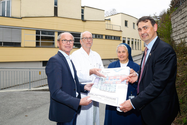 Die Kapazität der psychiatrischen Tagesklinik am Klinikum Schwarzach wird verdreifacht: LH-Stv. Christian Stöckl, Primar Marc Keglevic sowie die Geschäftsführung des Klinikums Schwarzach Rosa Laner und Ludwig Gold. | Foto: Kardinal Schwarzenberg Klinikum