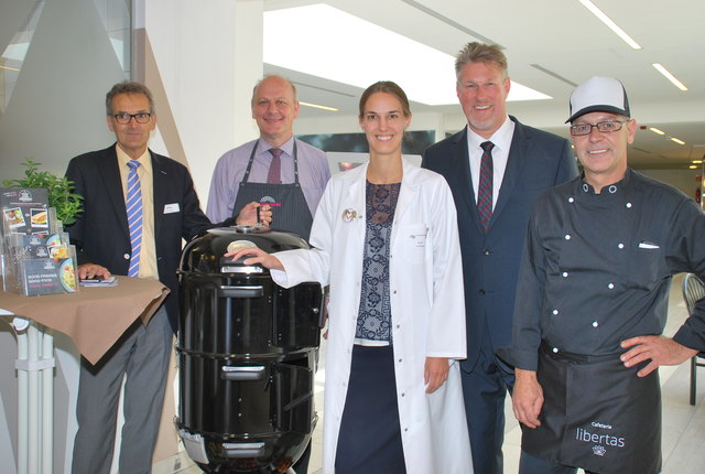 Stolz auf das neue Konzept: Catering-Chef Frank Raufer, Jens Guinand (operativer Leiter Österreich), Verwaltungsdirektorin Andrea Samonigg-Mahrer, Peter Engelbrecht (Gesamtgeschäftsführer Dorfner) und Küchenleiter Hans-Jürgen Sternath