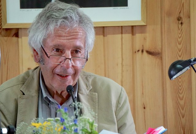 Alfred Komarek las im Auringhaus | Foto: Nüsken