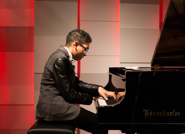 Ein Ausnahmekünstler: Der Simmeringer Komponist und Musiker Andri Joël Harison. | Foto: M. Martinez-Flener/Harison