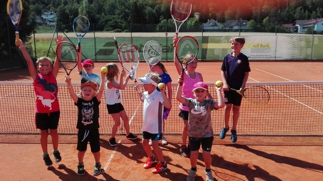 Viel Spaß beim Sommerferien-Intensiv-Tenniskurs hatten die Greuther Kids | Foto: KK