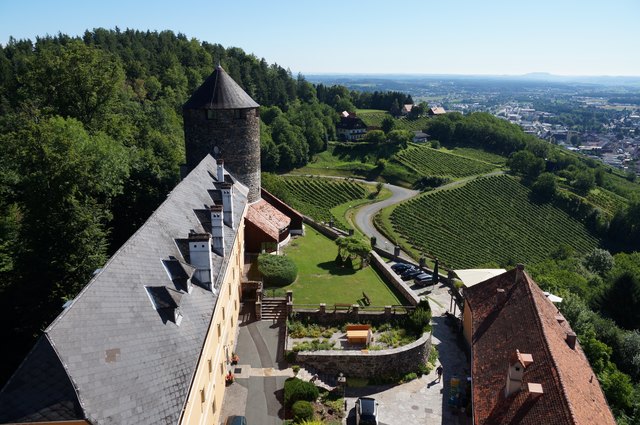 Was für eine Aussicht vom Bergfried der Burg Deutschlandsberg aus.