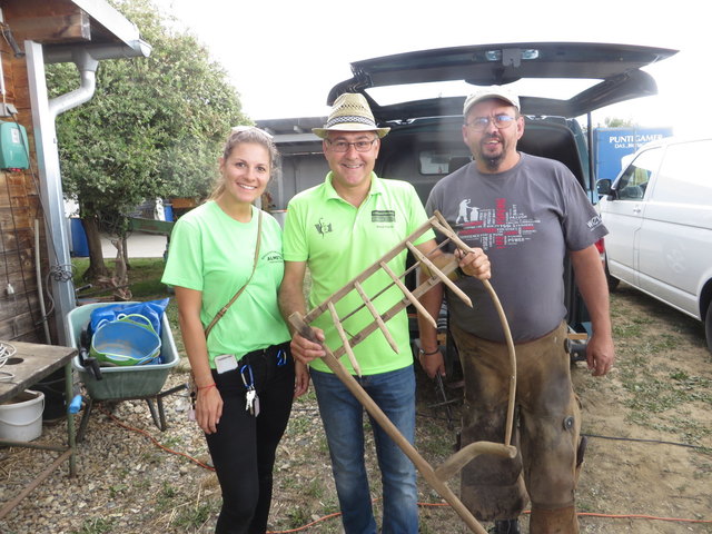 Lena Poglitsch, Klaus Fischl und ein Hufschmied.