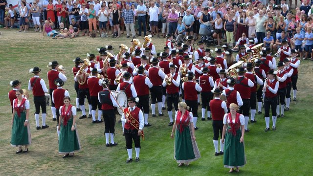 Die TMK St. Roman-Esternberg bei der Marschwertung beim Bezirksmusikfest in Diersbach - hier beim Pflichtprogramm der Wertungsstufe D - die große Wende.