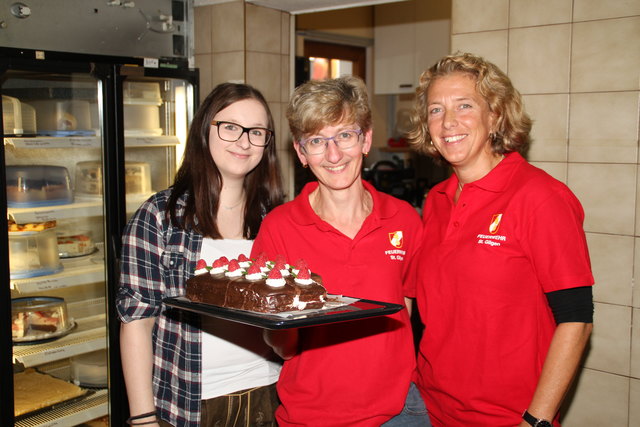 Köstlich: Sabine und Maria Geier mit Susanne Trautner.