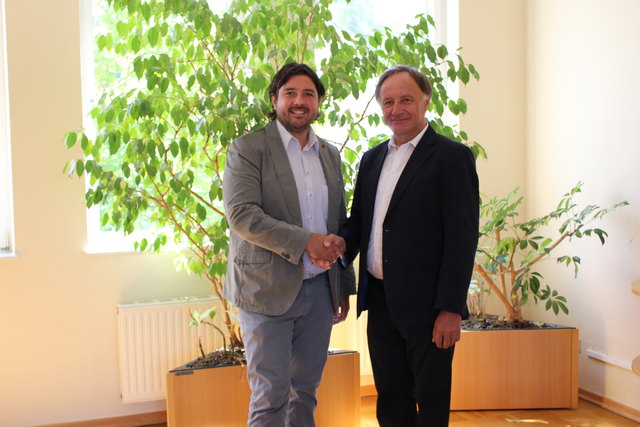 Bgm. Hans Unger holt sich Ernst Karner in sein Team | Foto: Gemeinde Oberschützen