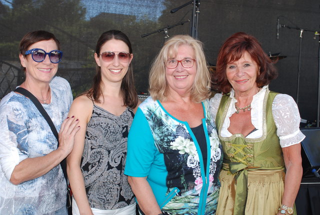 Waltraud Berger (Schriftführerin), Lisa Gabriel (Bodywork-Trainerin), Edith Leitgeb (Obfrau) und Margit Hoyer (Kassierin). | Foto: Weigl