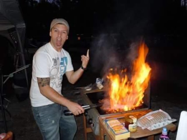 Feuergott Stefan Hübner hat alles unter Kontrolle.