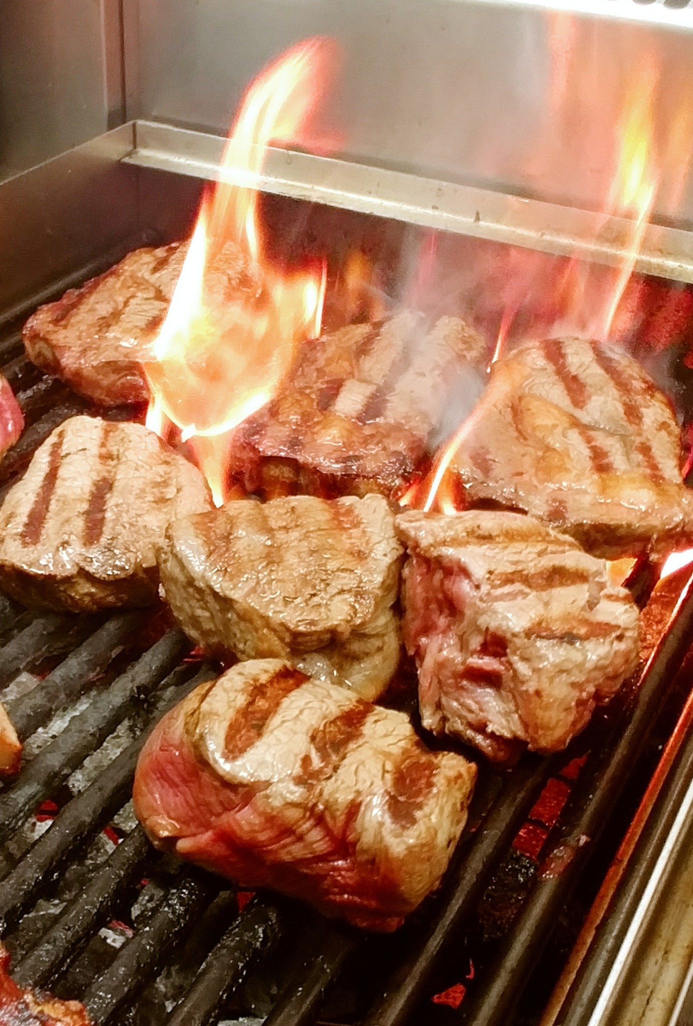 Heißer Rost: Ran an's Fleisch! - Herzogenburg/Traismauer
