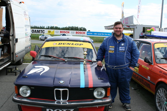 Roman Helm BMW E21 325i - R1 | Foto: Fuzzi Helm für school-of-drift