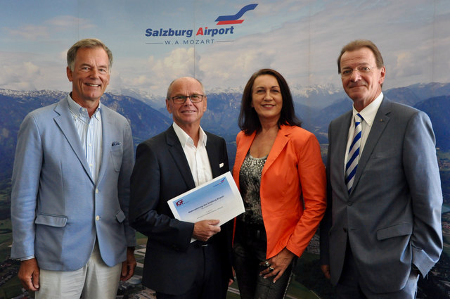 Im Bild von links: Flughafen-GF Roland Hermann, LH-Stv. Christian Stöckl, IGF-GF Ernestine Berger und Flughafenprokurist Rudolf Lipold.