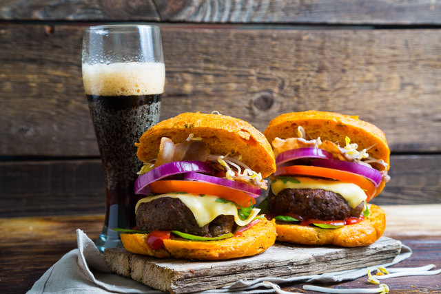 Eine ungesunde Ernährung kann zu Fettleber führen. | Foto: Ruslan Mitin - Fotolia.com