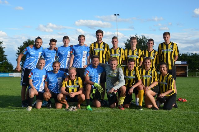 Die Finalisten - socca5athletics vs. Hochwasserkicker