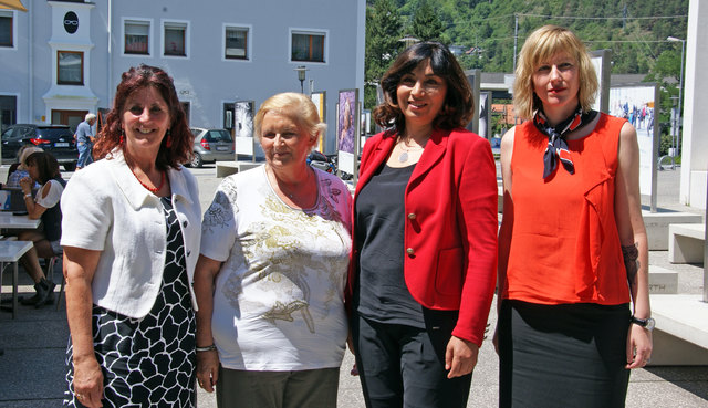 Die SPÖ Frauen fordern Taten: Helga Fink, Brigitte Trötzmüller (Bezirksfrauenvorsitzende Landeck), Landesfrauenvorsitzende Selma Yildirim und Alexandra Zolitsch (stv. Bezirksfrauenvorsitzende Imst).
