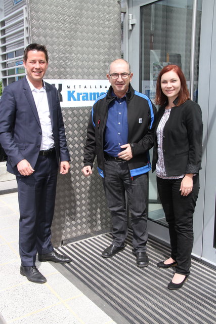 Bezirksstellenobmann Vizepräsident LAbg. Kurt Hackl, Kurt Krameß, Abg. z. NR Eva-Maria Himmelbauer. | Foto: WKNÖ