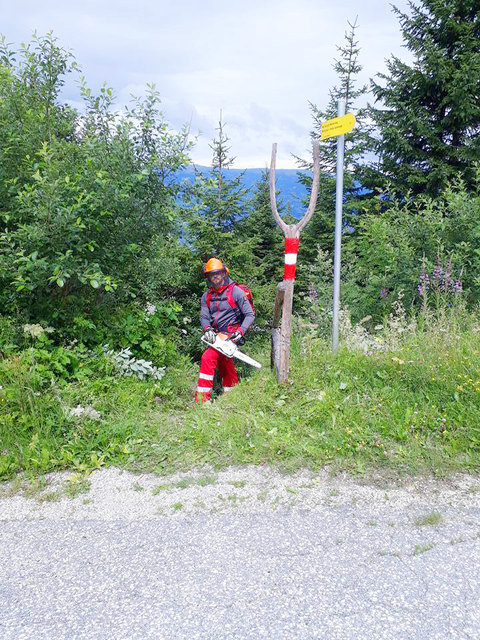 Er packte mit weiteren Kameraden bei der Sanierung des Godinger Wanderweges 595 an: Kevin Scharf von der Bergrettung St. Andrä im Lavanttal | Foto: KK