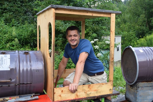 Streng geheim ist das Design der Seifenkiste von Franz Weitgasser noch, weshalb die Bezirksblätter auch nur einzelne Abschnitte ablichten dürfen.