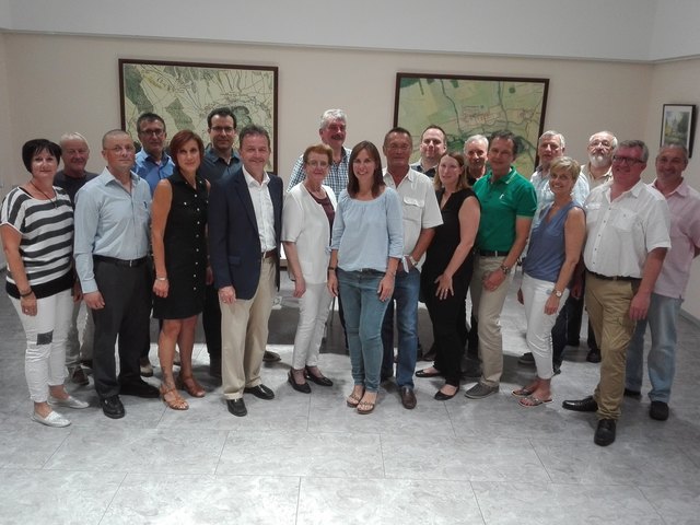Foto: Wimmer-Lieb Sandra, Bubits Karl, Babacic Suad, Radnasich Stefan, Schattovich Monika, Ing Hedl Thomas, BPO Niki Berlakovich, Ortsparteiobfrau KM Fazekas Helene, Mersits Johann, BGMin Mileder Angelika, Ortsvorsteher Nemeth Stefan, Ing Keresztesi Karl, Pfneiszl Christine, Kröpfl Anton, Dr Hedl Helmut, Ortsparteiobmann FR Horvath Karl, Csenar Regina, Rezner Franz, Ortsvorsteher/Ortsparteiobmann UP Fellinger Freddy, Simon Thomas