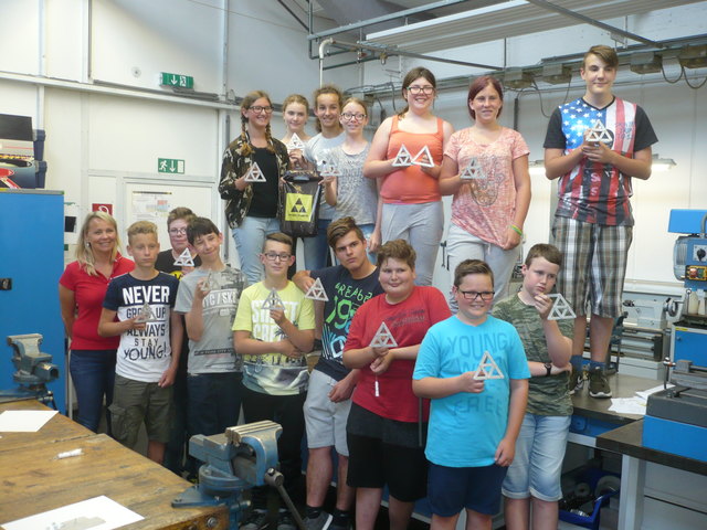 Die NMS St. Marienkirchen zu Besuch bei FACC in Ried im Rahmen des "Regionalen Schnupperlabors", eine Berufsorientierungsaktion des Regionalmanagements OÖ. | Foto: RMOÖ