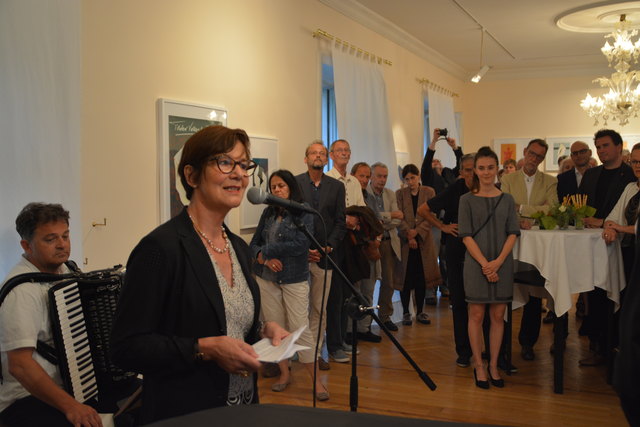 Dr. Agnes Büchele aus Köln hielt die rührende Laudatio, Siggi Haider untermalte die Vernissage musikalisch.