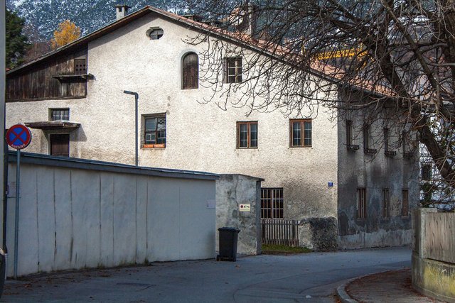 Bild 31: SO- Ansicht des Nebenhauses der Gerburg. Warum die Kapelle und Pfister (Waschküche) aneinandergebaut wurden konnte bis heute nicht geklärt werden.  | Foto:  © Copyright Ing. Günter Kramarcsik