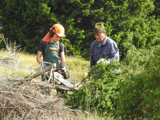 Hannes Prettenhofer jun., der jüngste und Rudolf Meisterhofer, der älteste Schwender bei ihrem Einsatz am Hochwechsel