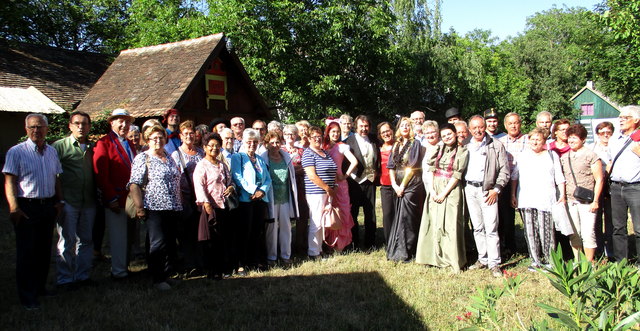 Reisegruppe mit Künstler