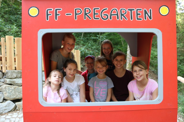 Das Feuerwehrauto ist eine von vielen Erlebnisstationen.