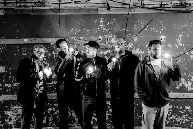 Bauchklang, das sind Christian Birawsky, Andreas Fränzl, Philipp Sageder, Alexander Böck und Gerald Huber. | Foto: Matthias Hombauer