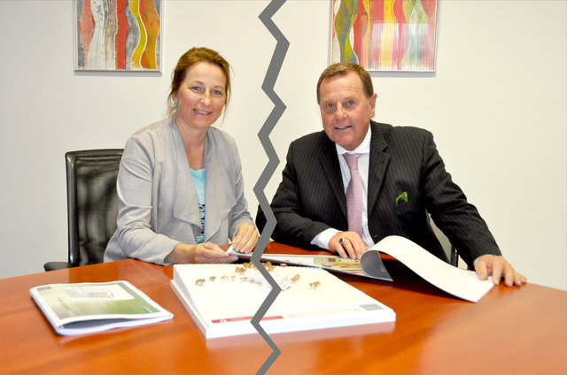 Geschiedene Leute: Bürgermeisterin Elisabeth Paruta-Teufer und Udo M. Chistée (Amedia). | Foto: Stadtgemeinde/bearbeitet von BRS Freistadt