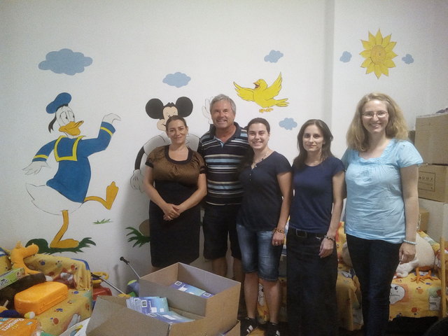 Im Kinderdorf in Sofia wurden die Sachspenden persönlich verteilt. | Foto: KK