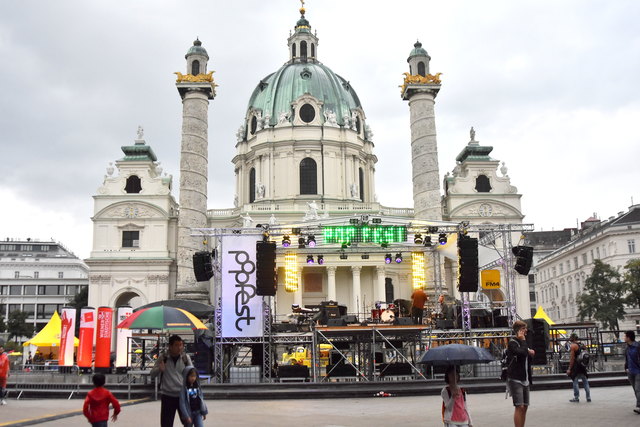 Startschuss für das Popfest. Bis Sonntag kann man am Karlsplatz ausgelassen feiern.