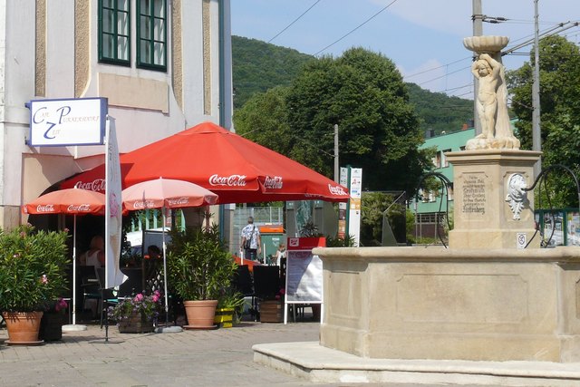 Direkt vor dem Café Zeit kam es vergangenen Freitag zum Übergriff und zur sexuellen Aufforderung. Die Suche nach dem Täter läuft. | Foto: Thomas Wolff
